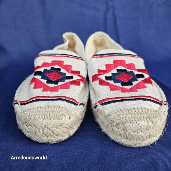 Soludos Embroidered Platform Smoking Slipper Sand - Picture 7 of 9